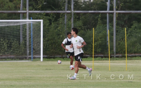 Thumbnail Ogah Kalah Lawan Malut, Bernardo Tavares Siapkan Kekuatan Persebaya