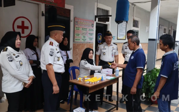 Komitmen Bersih Narkoba, Rutan Situbondo Gelar Tes Urine