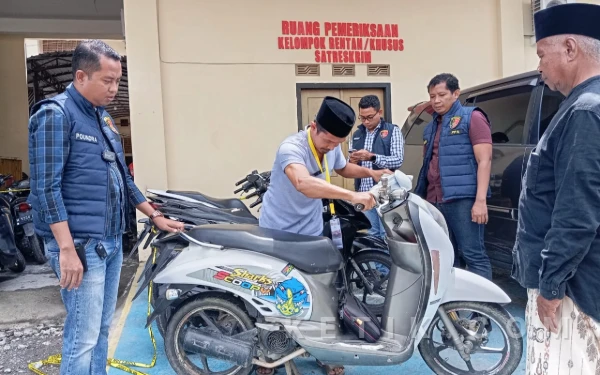 Thumbnail Satreskrim Polres Sampang Kembalikan Enam Sepeda Motor Hasil Pengungkapan 32 TKP Curanmor