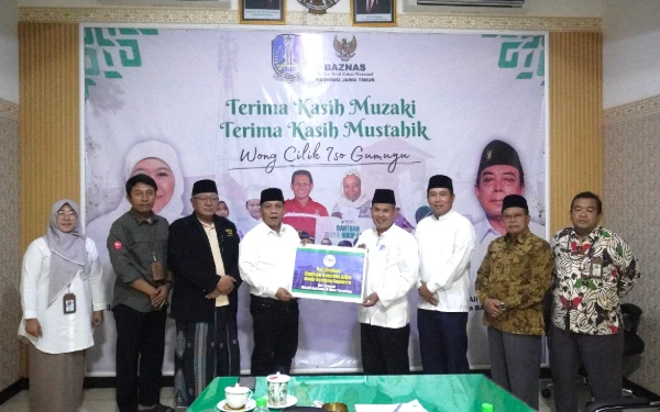 Thumbnail Berita - Jemaah Masjid Al-Akbar Surabaya Salurkan Bantuan Bencana Sumatera