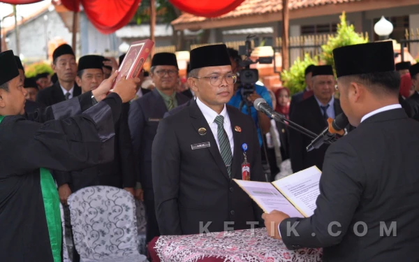 Thumbnail Berita - Pelantikan 448 ASN Tegal di Jalan Baru Diperbaiki, Bupati: Tidak Ada Jual Beli Jabatan