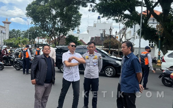 Thumbnail Berita - Era Baru Penataan Kayutangan Heritage, Wali Kota Malang Tegaskan Tak Ada Toleransi Bagi Parkir Liar!