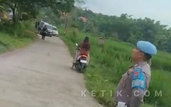 Thumbnail Berita - Diduga Jadi Lokasi Peredaran Narkoba, Rumah Warga Rabasan Camplong Sampang Digerebek Polisi