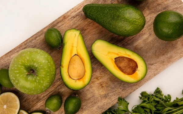 Thumbnail Berita - 4 Cara Mematangkan Alpukat dengan Cepat dan Alami, Hasilnya Manis Sempurna!