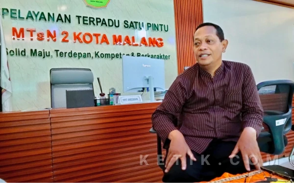 Thumbnail Mengabdi di MTsN 2 Kota Malang, Muslihan: Rasanya Seperti Pulang ke Rumah