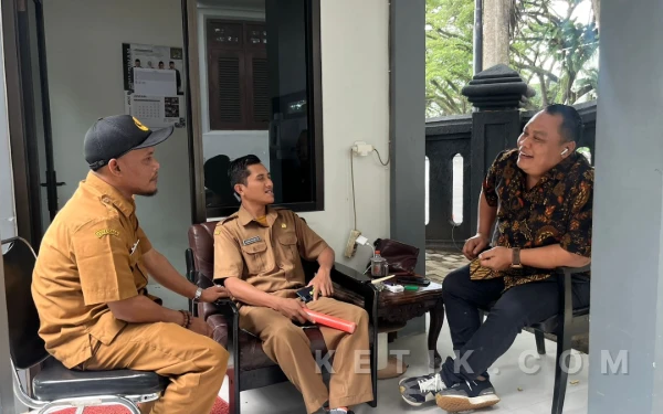 Thumbnail Tanpa Sekat, Dany Anggota DPRD Gerindra Kota Malang Ini, Lebih Suka Cangkruk Serap Aspirasi daripada Duduk Kursi Empuk