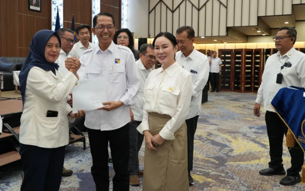 Thumbnail Berita - BP Batam Serahkan SK Penataan kepada 718 Pegawai, Dorong Penataan dan Penguatan SDM Unggul