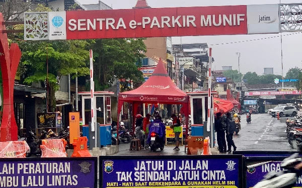 Thumbnail Berita - Viral Tarif Parkir 'Tak Wajar' di Alun-Alun Kota Batu, Dishub Langsung Sisir Jukir