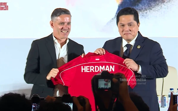 Thumbnail Berita - Sudah Berbicara dengan 60 Pemain, Ini Cara John Herdman Bangun Timnas Indonesia