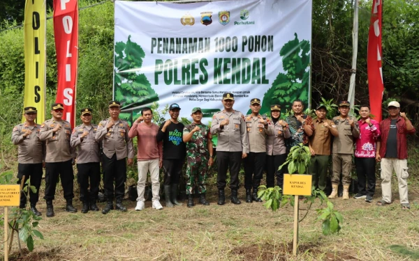 Polres Kendal Tanam 1.000 Pohon di Kedung Pengilon Brangsong