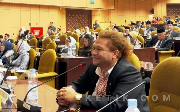 Thumbnail Berita - Senator Papua Barat Daya: Stop Sawit! Papua Butuh Sekolah dan RS, Bukan Markas Tentara