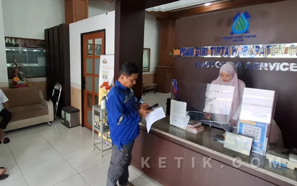 Thumbnail Berita - Pelayanan Buruk PDAM Gresik Dikeluhkan Warga