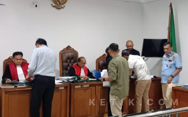 Thumbnail Kuasa Hukum Tergugat Bongkar Fakta Lokasi Objek Sengketa di Sidang PMH Yayasan Bina Darma