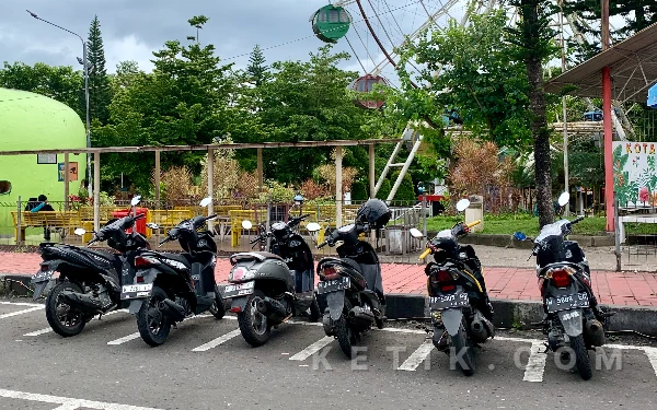 Thumbnail Berita - Target Retribusi Parkir Tepi Jalan Meleset Lagi, Komisi B DPRD Kota Batu Soroti Lemahnya Pengelolaan