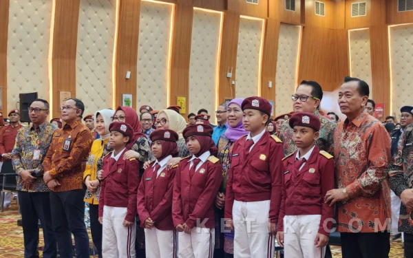 Thumbnail Menteri PPPA Tegaskan Sekolah Rakyat Tak Ganggu Hak Asuh Orang Tua