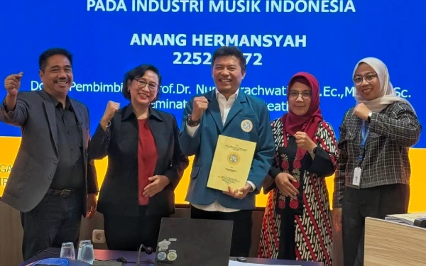 Thumbnail Berita - Selamat! Anang Hermansyah Lulus S2 dengan Nilai A, Perjuangannya Penuh Haru