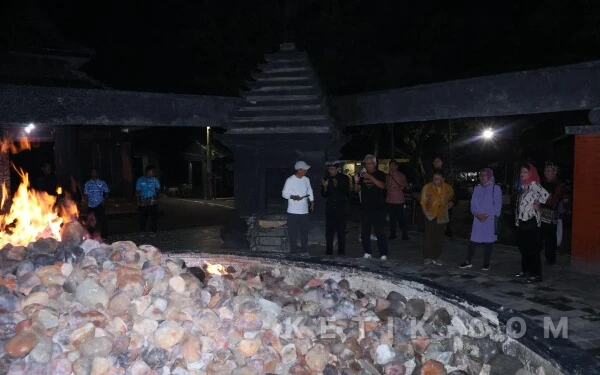 Thumbnail Berita - Vice President UGGp Melihat Langsung Wisata Kayangan Api Bojonegoro