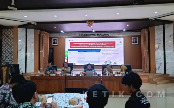 Thumbnail Berita - Kembalikan Marwah Hutan, Prof Asihing Buktikan Jasa Lingkungan Jadi Jantung PDRB