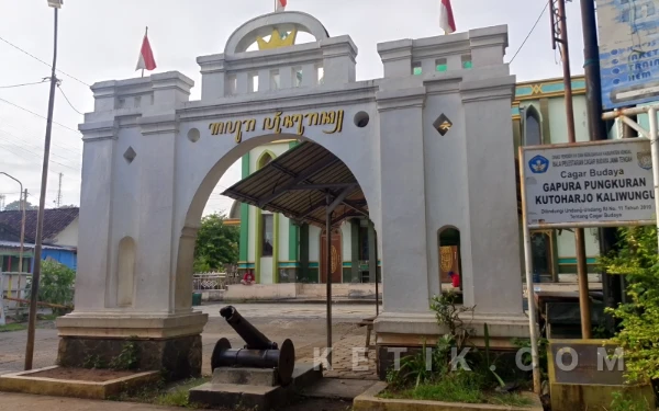 Thumbnail Berita - Menelusuri Jejak Sejarah di Balik Kokohnya Gapura Pungkuran Kutoharjo Kaliwungu