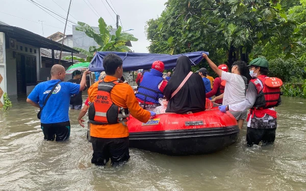 Thumbnail Banjir Dominasi Bencana di Indonesia, Ribuan Warga Terdampak di Karawang
