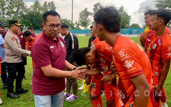 Thumbnail Berita - Menang Di Laga Perdana, Wali Kota Batu: Permainan Persikoba Solid dan Penuh Semangat