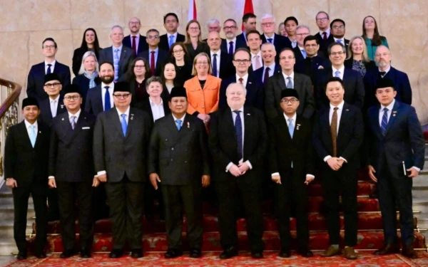 Thumbnail Kekurangan 140 Ribu Dokter, Prabowo Janji Siapkan Universitas Kedokteran Baru