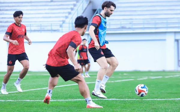 Thumbnail Berita - Jon Toral Akui Suasana Kekeluargaan di Persik Kediri Percepat Proses Adaptasi