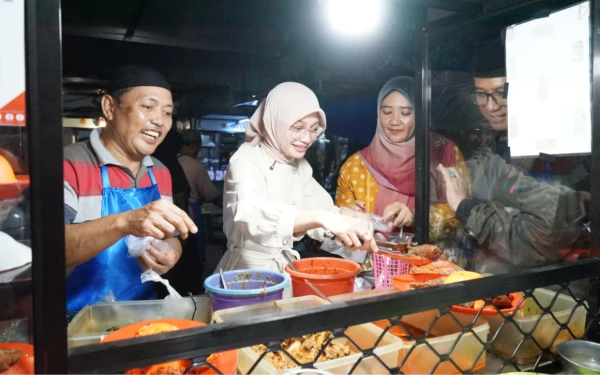 Thumbnail Berita - Resmikan Sentra Kuliner Pasar Banjaran, Mbak Wali : Ikon Baru Wisata Kuliner di Kota Kediri