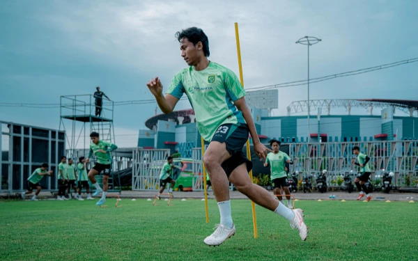 Thumbnail Kadek Raditya Tinggalkan Persebaya, Dirumorkan Merapat ke Persis