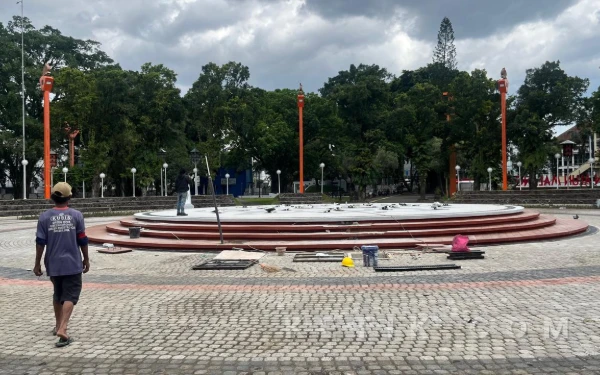 Thumbnail Berita - DLH Kota Malang Hadirkan Dry Fountain sebagai Ikon Baru di Alun-Alun Merdeka