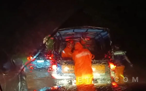 Thumbnail Berita - Diguyur Hujan Deras, Beberapa Kecamatan di Wilayah Kabupaten Situbondo Dilanda Banjir