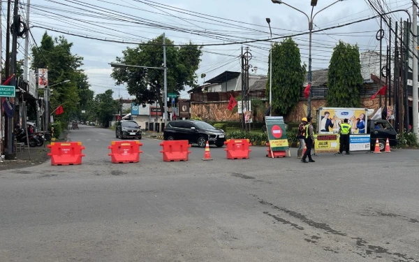 Thumbnail Berita - Lakukan Pemasangan Erection Girder, Jalan Suparjan Mangun Wijaya Akan Ditutup Total Selama Empat Hari