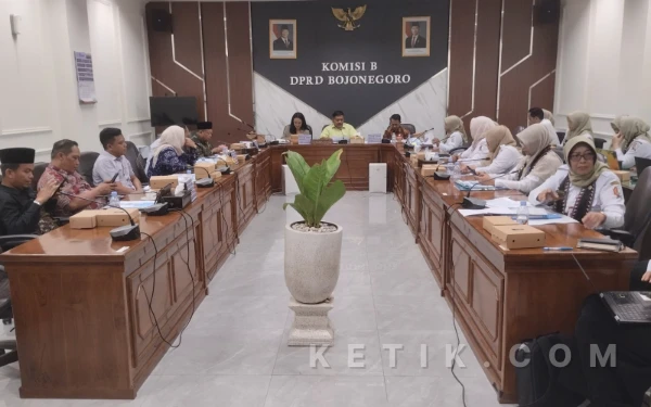 Thumbnail Berita - Komisi B DPRD Bojonegoro Evaluasi Kinerja Dinkes 2025, Fokus Program Kesehatan 2026