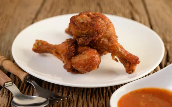 Thumbnail Berita - Tips dan Trik Membuat Ayam Goreng Crispy dan Juicy di Rumah