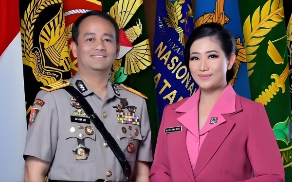 Thumbnail Berita - Mengenal Brigjen Ahrie Sonta, Polisi Responsif di Medsos dan Sosok Jenderal Bintang Satu Termuda