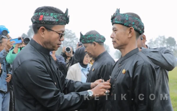 Thumbnail Berita - Pemekaran Desa, Bupati Bandung Lantik 3 Penjabat Kades Persiapan