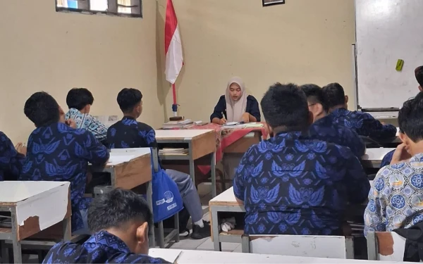 Thumbnail Berita - Rantai Emas: Mengubah Paradigma Masyarakat Tentang Mengakui Kesuksesan Bisa Terjadi di Luar Angka