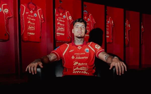 Thumbnail Resmi Gabung Persija, Shayne Pattynama Ingin Bawa Macan Kemayoran Juara