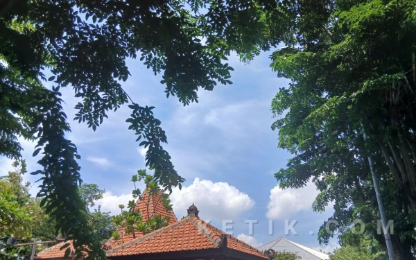 Thumbnail Kota Surabaya dan Mojokerto Diprediksi Berawan Hari Ini! Cek Daerahmu Sekarang