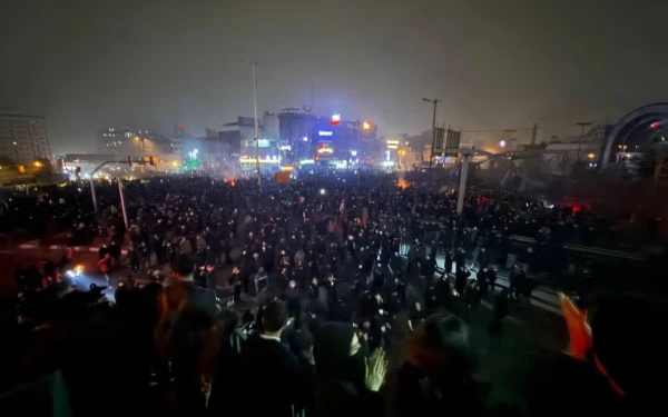 Thumbnail Korban Jiwa Demo Besar Iran Tembus 3 Ribu Lebih, Rezim Teokrasi di Ujung Tanduk?