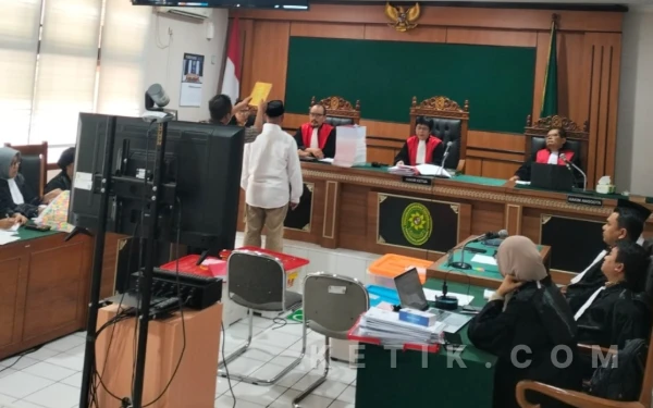 Thumbnail Pusaran Instruksi dan Siasat Hibah di Balik Pilkada Sleman: Kesaksian "Panas" Harda Kiswaya