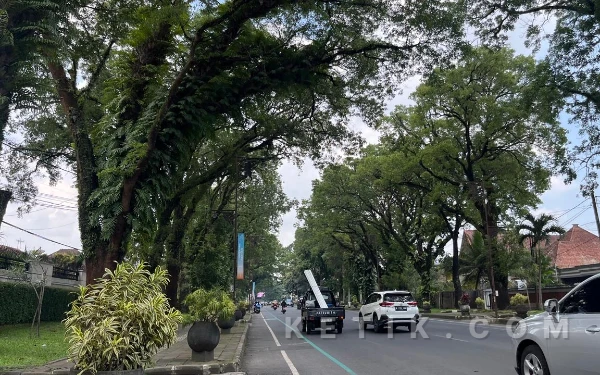 Thumbnail Kota Malang Dilanda Angin Kencang, Waspadai Cuaca Ekstrem!