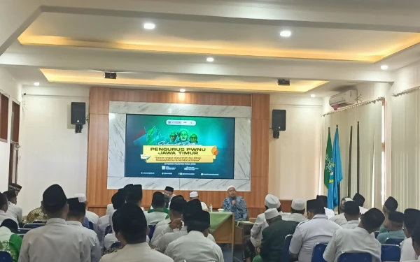 Thumbnail Berita - PWNU Berkunjung ke Pesantren Nurul Jadid Paiton, Kiai Najib: Selamat Datang di bumi NU