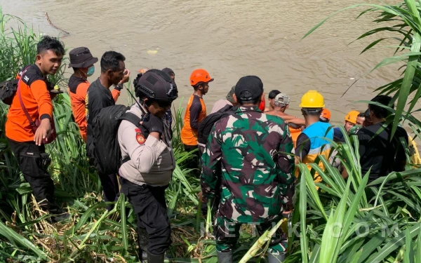 Thumbnail Berita - Tiga Hari Pencarian, Korban Hanyut di Sungai Sampean Baru Bondowoso Ditemukan Tak Bernyawa