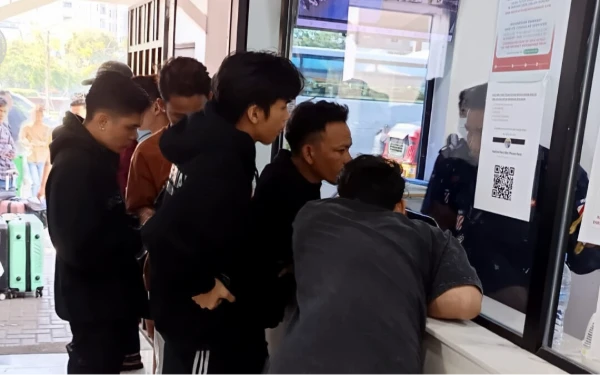 Thumbnail Berita - WNI Terlibat Jaringan Scam di Kamboja, DPR: Penanganan Negara Harus Berbasis HAM