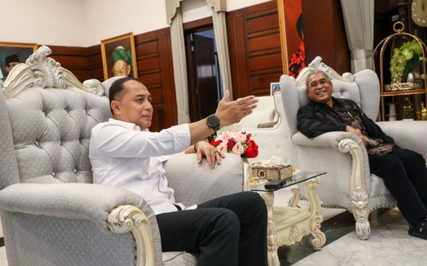 Thumbnail Berita - Kabar Gembira! Pemkot Surabaya Bantu Biaya Mahasiswa Miskin, Ini Kriterianya