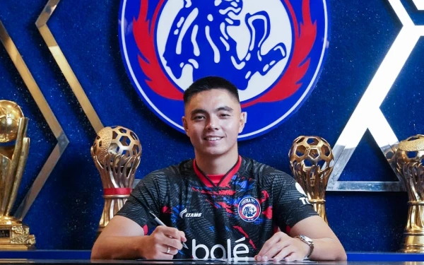 Thumbnail Berita - Tambahan Kekuatan di Bawah Mistar, Arema FC Pinang Gianluca Pandeynuwu