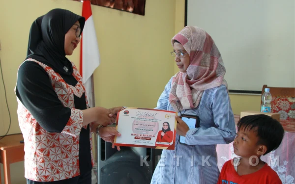 Thumbnail Berita - Salurkan PIP dan Sosialisasi Empat Pilar, Anggota DPR RI  Sadarestuwati Bertekad Cegah Anak Putus Sekolah