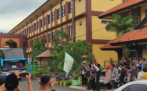 Thumbnail Bandara Doho Kediri Jadi Lokasi Pemberangkatan Haji 2027, Menteri Haji dan Umroh Beberkan Alasannya