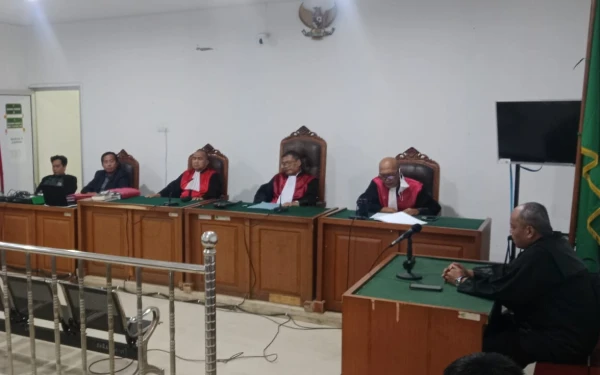 Thumbnail Berita - Sopir Truk Batubara Resmi Bebas, PN Palembang Jatuhkan Putusan Onslag